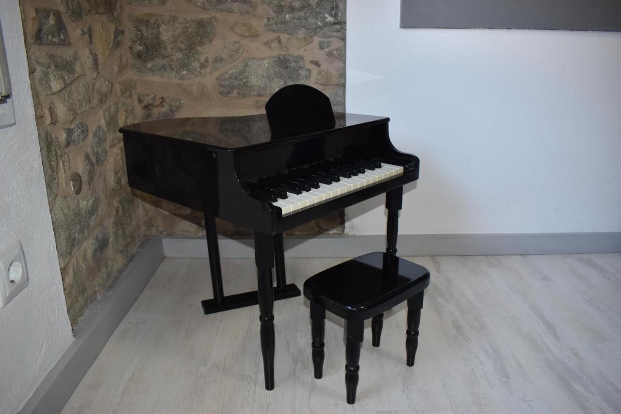 Musiquem Amb Piscina Apartment *